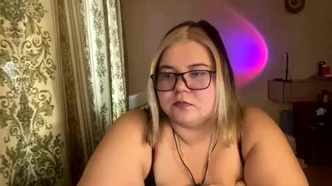 Snapshot of kiracobb chatting on 01.26.25 Just Kira online show from 01.26.25