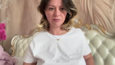 KiraDivine online show from 04.22.26