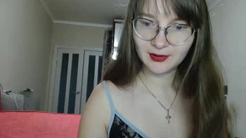 Snapshot of kiragoldens chatting on 11.10.25 KiraGoldens online show from 11.10.25