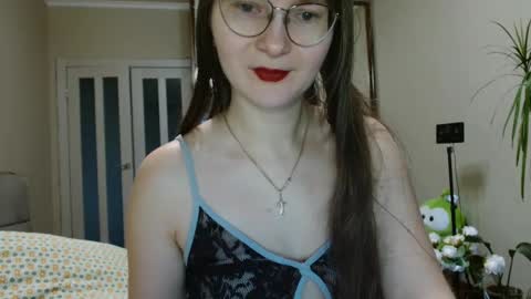 Snapshot of kiragoldens chatting on 11.29.25 KiraGoldens online show from 11.29.25