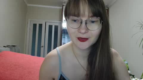 Snapshot of kiragoldens chatting on 12.17.25 KiraGoldens online show from 12.17.25