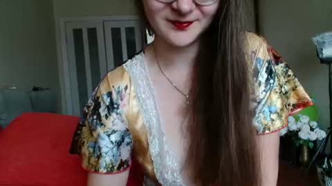Snapshot of kiragoldens chatting on 07.29.26 KiraGoldens online show from 07.29.26