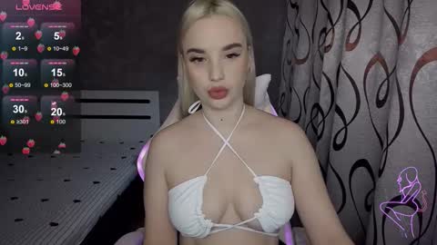 Snapshot of kirakrox chatting on 02.16.26 kirakrox online show from 02.16.26