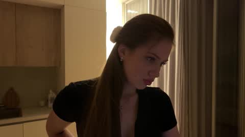 Kira online show from 09.21.25