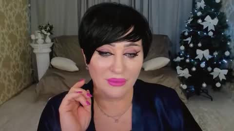 Kira online show from 12.18.25