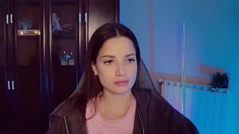 Snapshot of kiravair chatting on 11.12.25 kiravair online show from 11.12.25