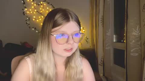 Snapshot of kirayume chatting on 07.17.26 KiraYume online show from 07.17.26