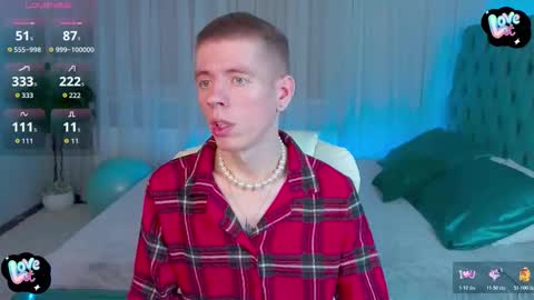 Snapshot of kireev_ chatting on 12.13.25 online show from 12.13.25