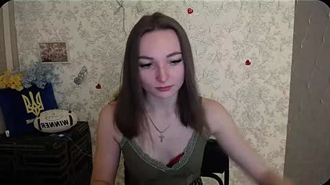 Snapshot of kiss_shy chatting on 12.20.24 Valeria online show from 12.20.24