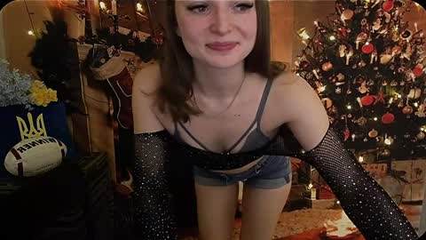 Snapshot of kiss_shy chatting on 12.22.24 Valeria online show from 12.22.24