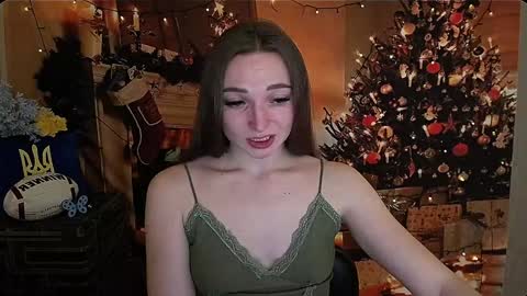 Snapshot of kiss_shy chatting on 12.28.24 Valeria online show from 12.28.24