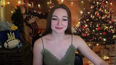 Snapshot of kiss_shy chatting on 12.29.24 Valeria online show from 12.29.24