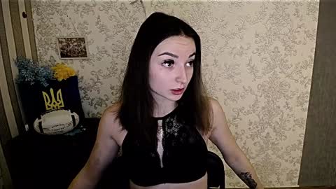 Snapshot of kiss_shy chatting on 01.12.25 Valeria online show from 01.12.25