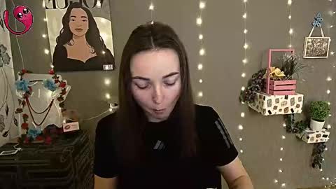 Snapshot of kiss_shy chatting on 03.03.25 Valeria online show from 03.03.25