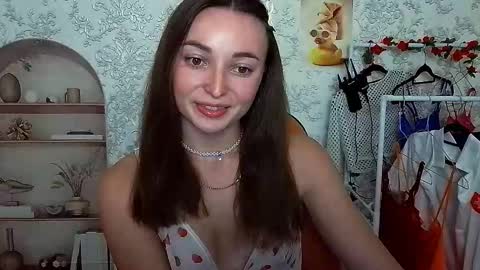 Snapshot of kiss_shy chatting on 10.11.25 Valeria online show from 10.11.25