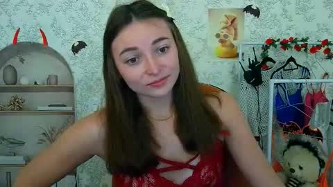 Snapshot of kiss_shy chatting on 10.25.25 Valeria online show from 10.25.25