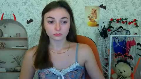 Snapshot of kiss_shy chatting on 10.27.25 Valeria online show from 10.27.25