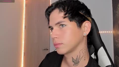 kiss_whitee online show from 03.13.26