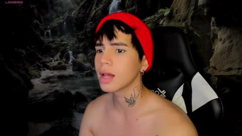 kiss_whitee online show from 03.20.26