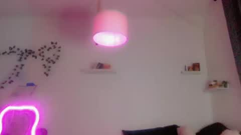 Kissah Kreampuff online show from 10.10.25