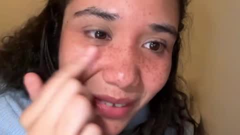 Snapshot of kissandcurrency chatting on 02.05.26 Kiss Currency online show from 02.05.26