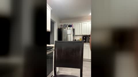 Snapshot of kissedbybee123 chatting on 03.12.26 Bee online show from 03.12.26