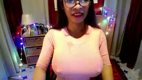 Snapshot of kisses_asian143 chatting on 05.27.26 VICTORIA online show from 05.27.26