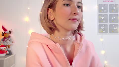 Snapshot of kisskiss_muah chatting on 02.08.25 Kate online show from 02.08.25