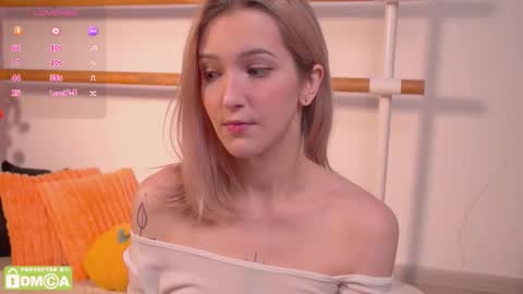 Snapshot of kisskiss_muah chatting on 10.31.25 Kate online show from 10.31.25