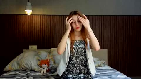 The sexy fox Kitsune online show from 10.22.25