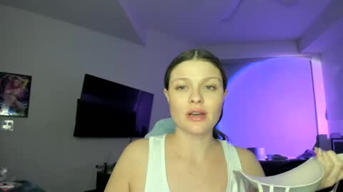 Snapshot of kitsuneserina77 chatting on 01.11.25 Serina Chan online show from 01.11.25