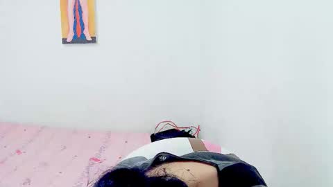 Snapshot of kitten_punches02 chatting on 12.05.25 kitten_punches02 online show from 12.05.25