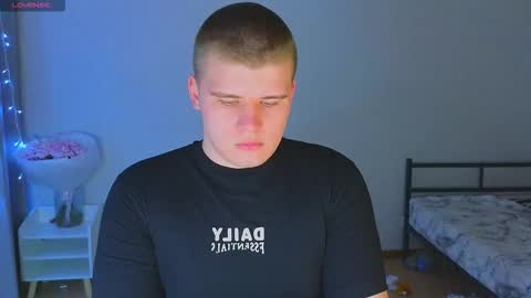 Snapshot of kittenmur chatting on 11.04.25 Vlad online show from 11.04.25