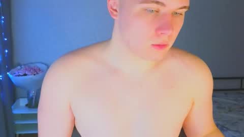 Snapshot of kittenmur chatting on 11.07.25 Vlad online show from 11.07.25