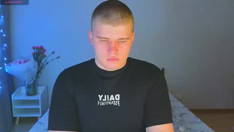 Snapshot of kittenmur chatting on 11.10.25 Vlad online show from 11.10.25