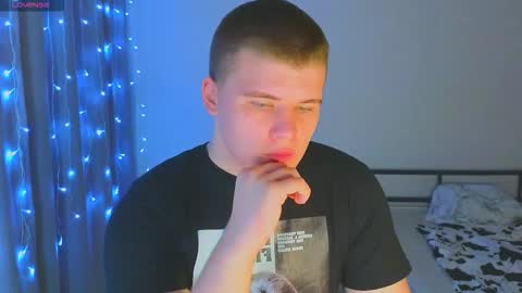 Snapshot of kittenmur chatting on 11.24.25 Vlad online show from 11.24.25