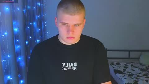 Snapshot of kittenmur chatting on 12.03.25 Vlad online show from 12.03.25