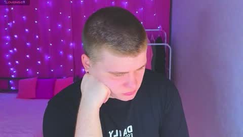 Snapshot of kittenmur chatting on 01.14.26 Vlad online show from 01.14.26