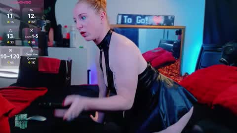 Snapshot of kittiepurry chatting on 11.16.25 Kittie Purry online show from 11.16.25