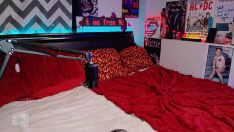 Snapshot of kittiepurry chatting on 04.03.26 Kittie Purry online show from 04.03.26