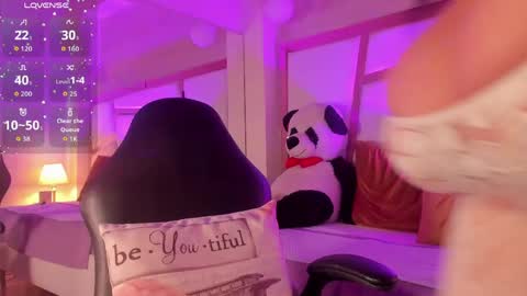 Kitty  online show from 05.04.26