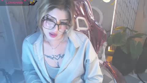 kitty_fox_b online show from 10.31.25