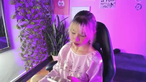 Snapshot of kitty_gang_ chatting on 11.22.25 kitty_gang_ online show from 11.22.25