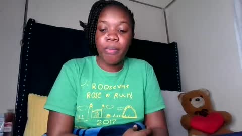 Snapshot of kitty_kerry chatting on 06.25.26 kitty_kerry online show from 06.25.26