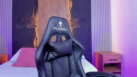 K I T T Y online show from 09.23.25