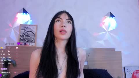 Snapshot of kitty_velve chatting on 03.14.26 kitty online show from 03.14.26