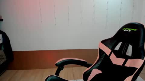 violet online show from 01.05.25