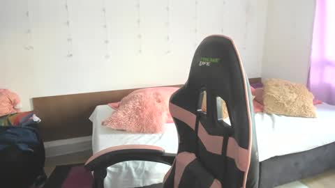 violet online show from 02.04.25