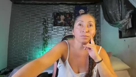 violet online show from 10.21.25