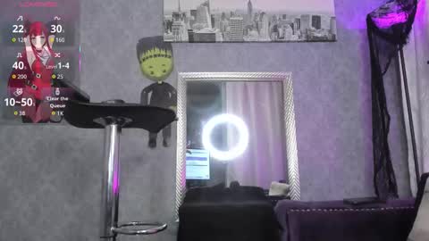 Snapshot of kitty_wichis chatting on 10.28.25 Kendall Saray online show from 10.28.25